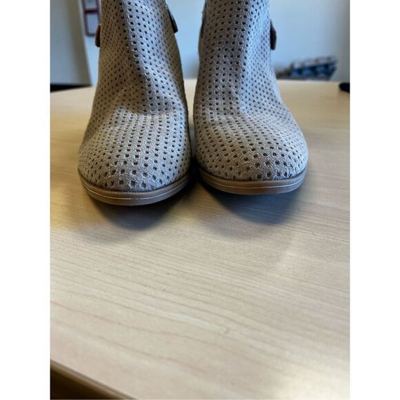 Franco Sarto Tan Dale2 Perforated Suede abilities sz 10 EUC - Picture 4 of 8